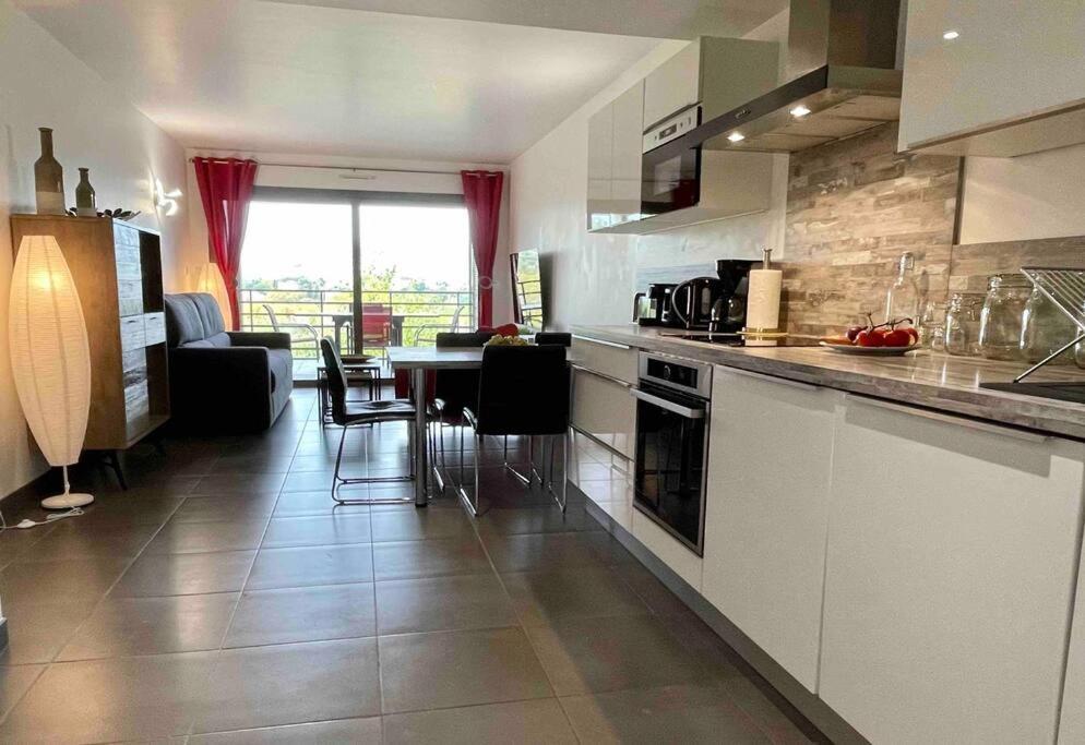 Superbe Appartement, Piscine, Vue Mer Et Montagnes Antibes Exterior photo