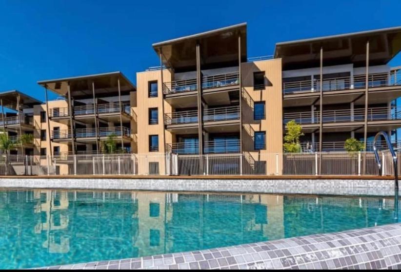 Superbe Appartement, Piscine, Vue Mer Et Montagnes Antibes Exterior photo